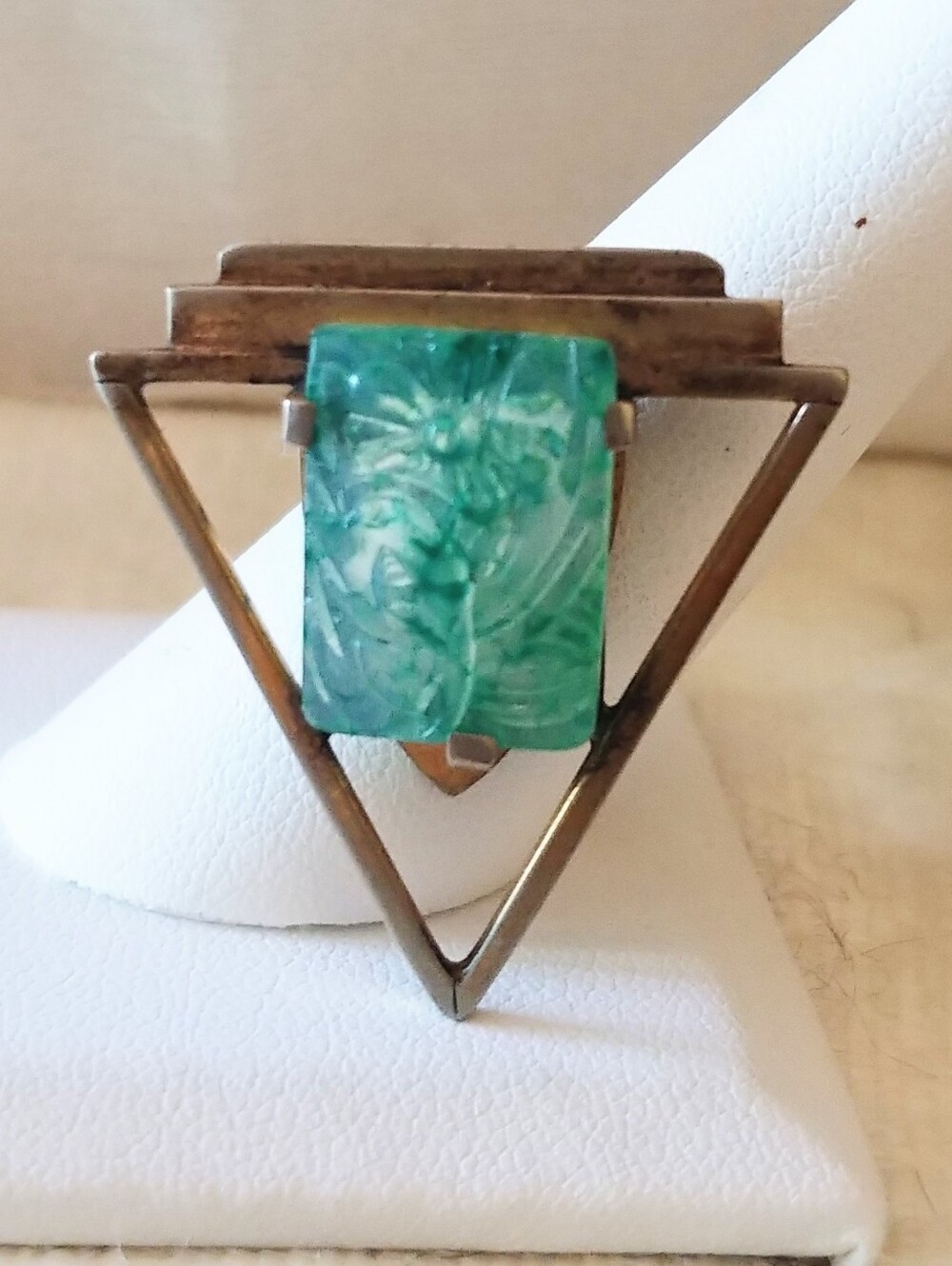 Vintage 30s Art Deco Carved Green Peking Glass Dress Clip